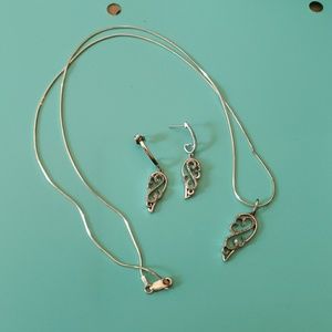 Women's necklace and earrings set